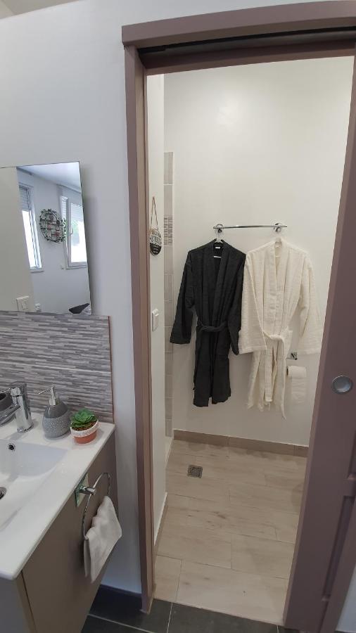 Suite Jacuzzi Privatif Plage Des Catalans Marseille Exteriör bild