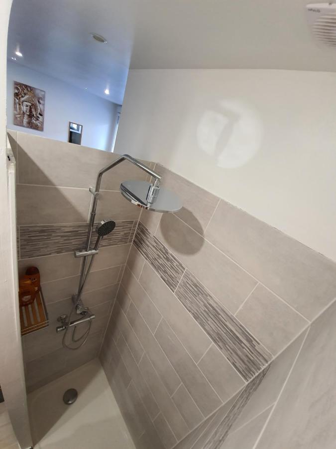 Suite Jacuzzi Privatif Plage Des Catalans Marseille Exteriör bild