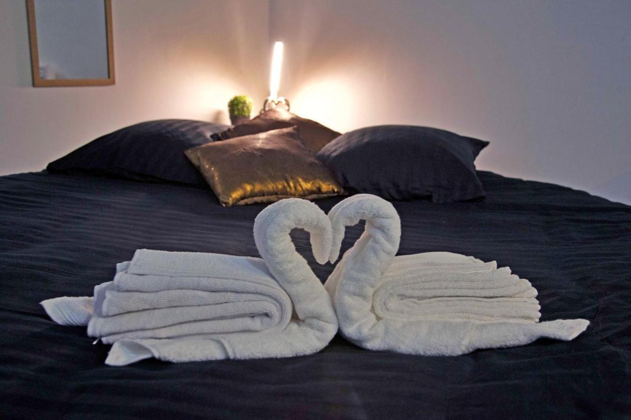 Suite Jacuzzi Privatif Plage Des Catalans Marseille Exteriör bild