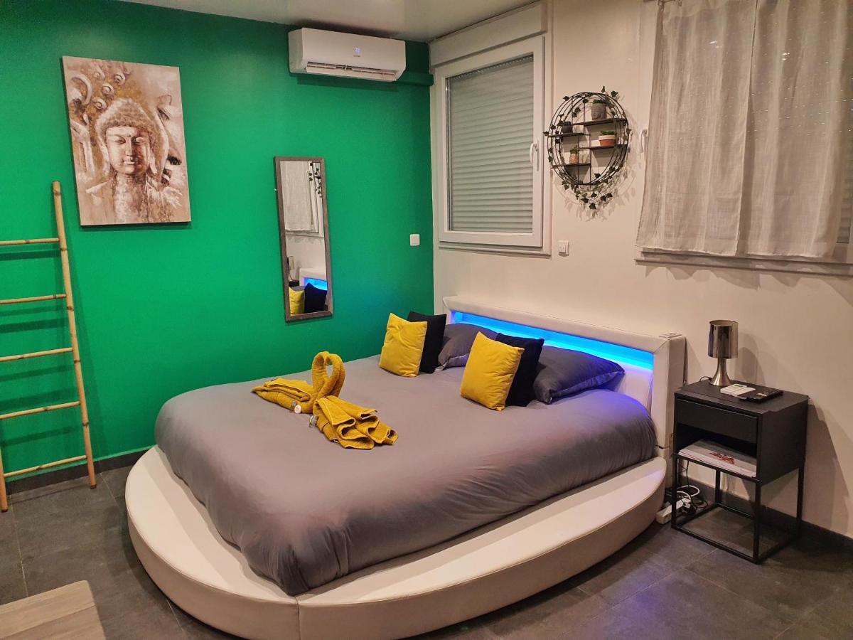 Suite Jacuzzi Privatif Plage Des Catalans Marseille Exteriör bild